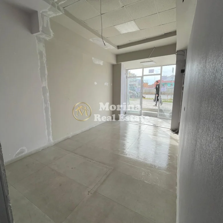 Qera | Ambjent Biznesi | Sheshi Shqiponja | 500 €/muaj 2