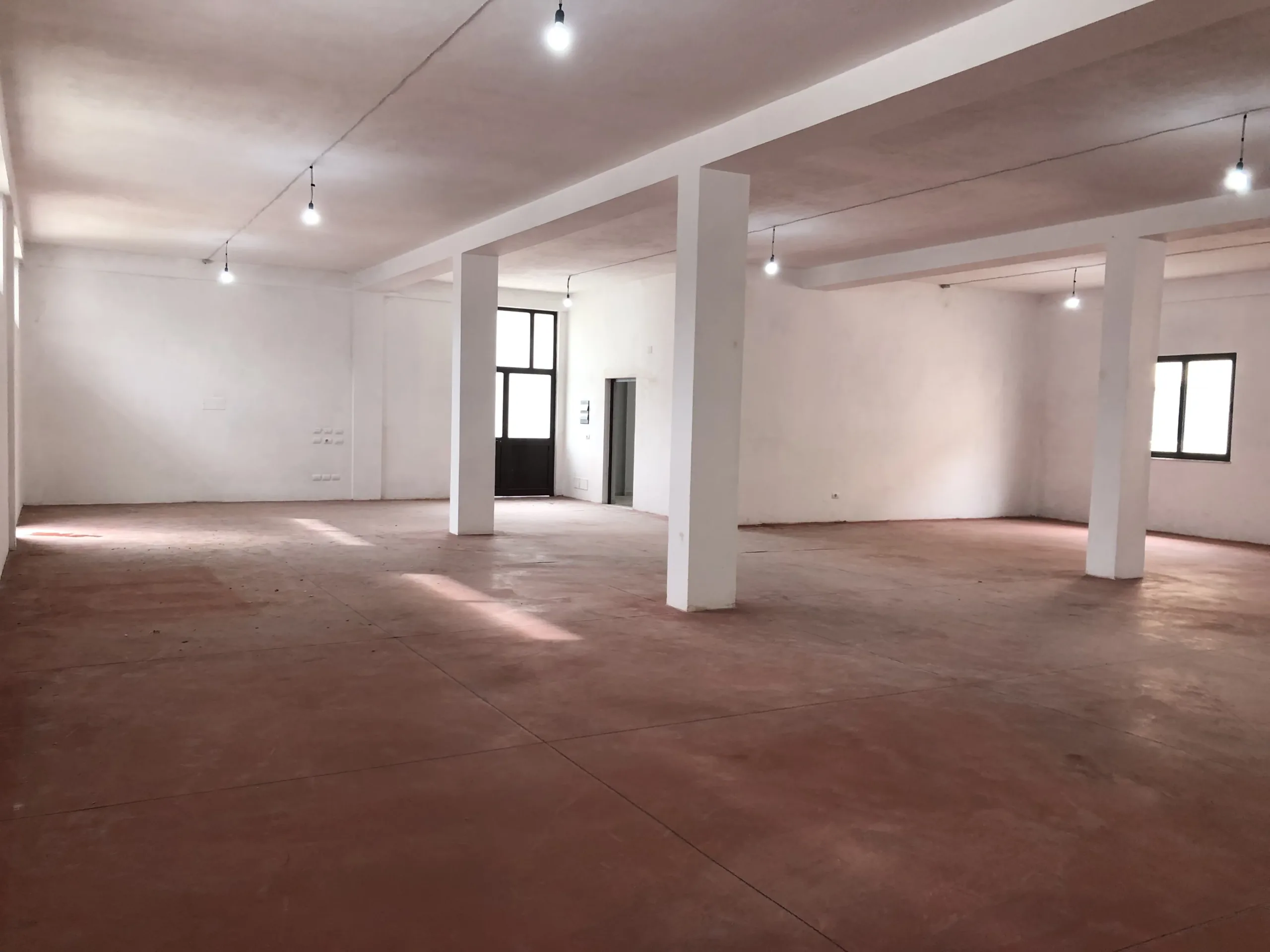 Qera | Magazinë | Vorë | 5900 €/muaj