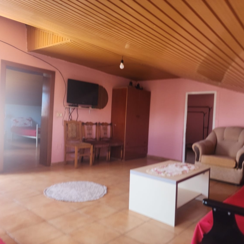 Qera | Shtëpi private 2 + 1 | Rruga Njazi Meka | 300 €/muaj 2