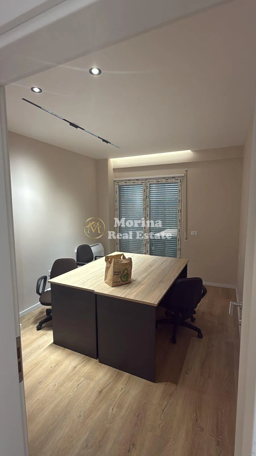 Qera | Ambjent Biznesi | Ish Sheshi Shqiponja | 700 €/muaj