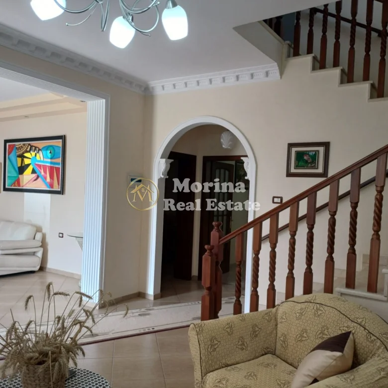 Qera | Vilë 4 + 1 | Fier | 2500 €/muaj