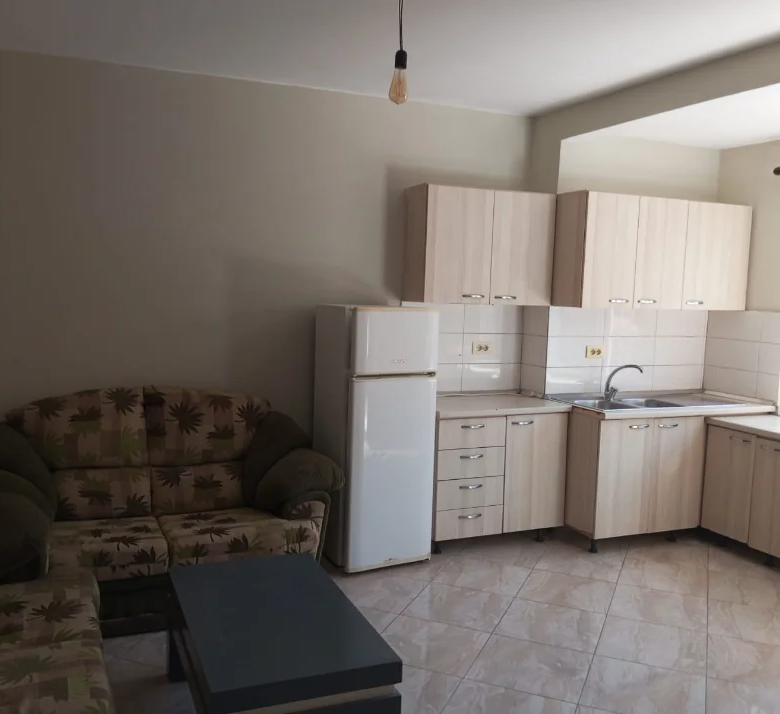 Qera | Shtëpi private 1 + 1 | Allias | 300 €/muaj 2
