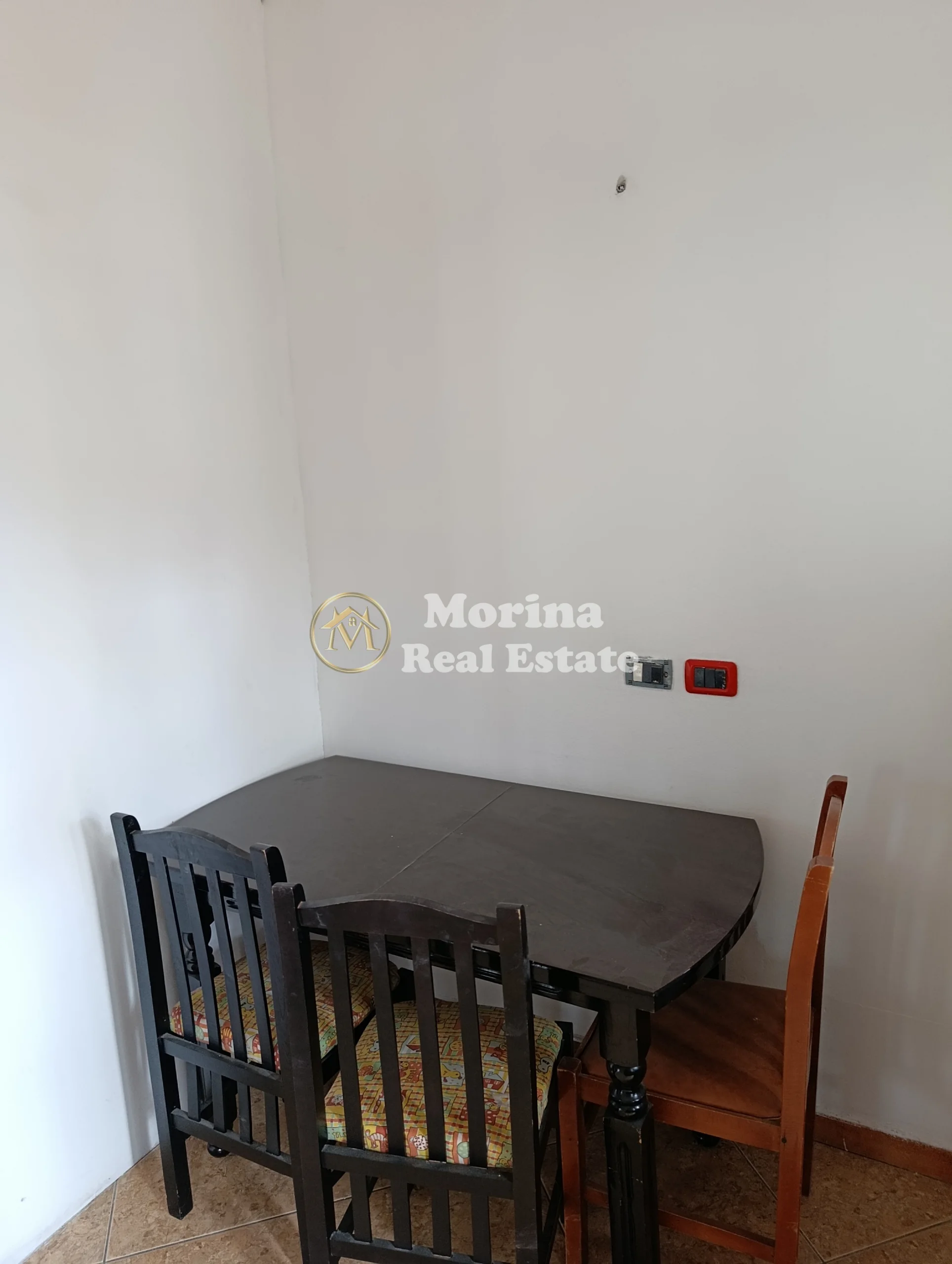 Qera | Shtëpi private 2 + 1 | Rruga Selaudin Zorba,Qsut| 400 €/muaj