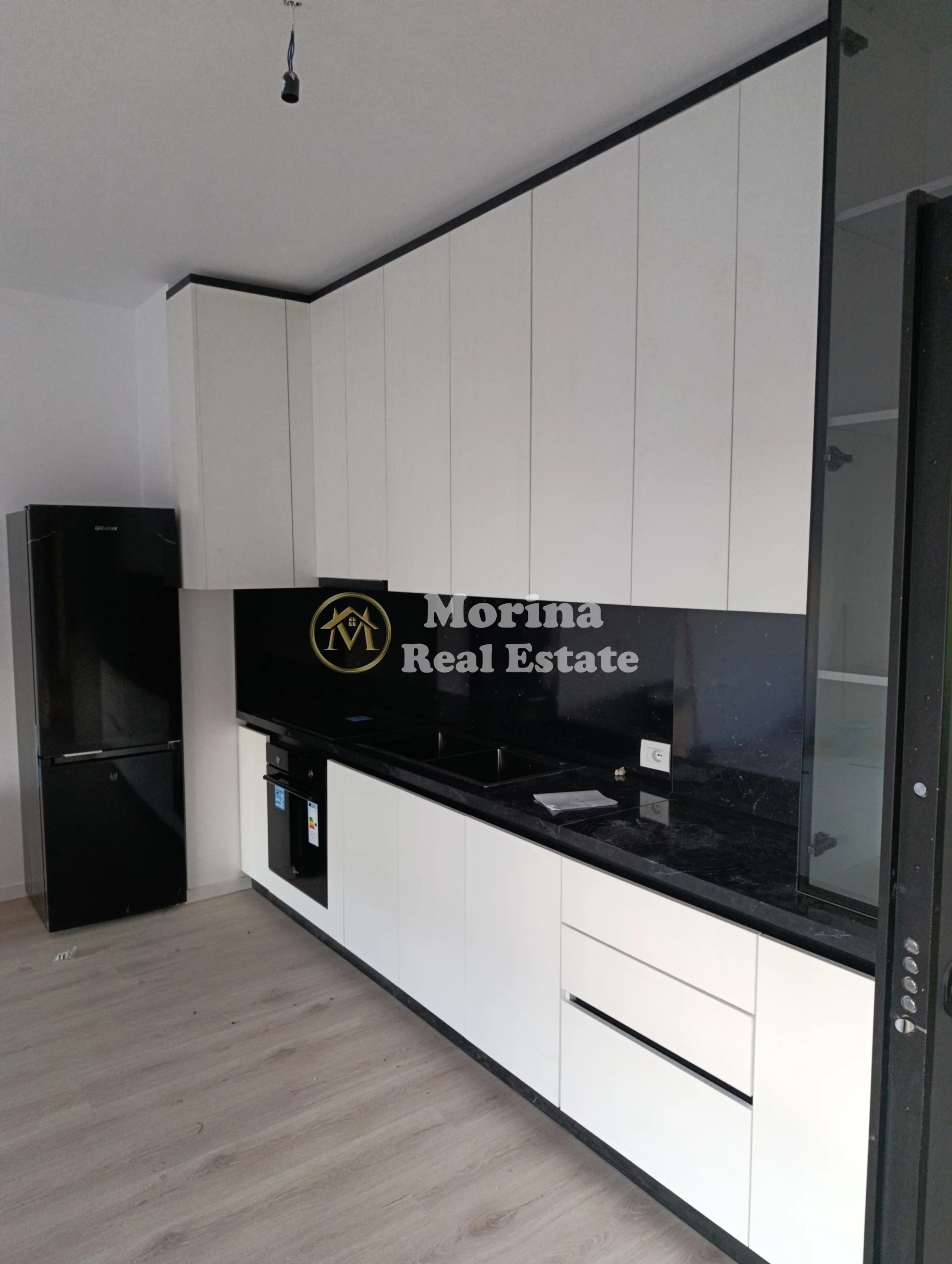 Qera | Apartament 2 + 1 + 2 | Rruga 5 Maji | 450 €/muaj