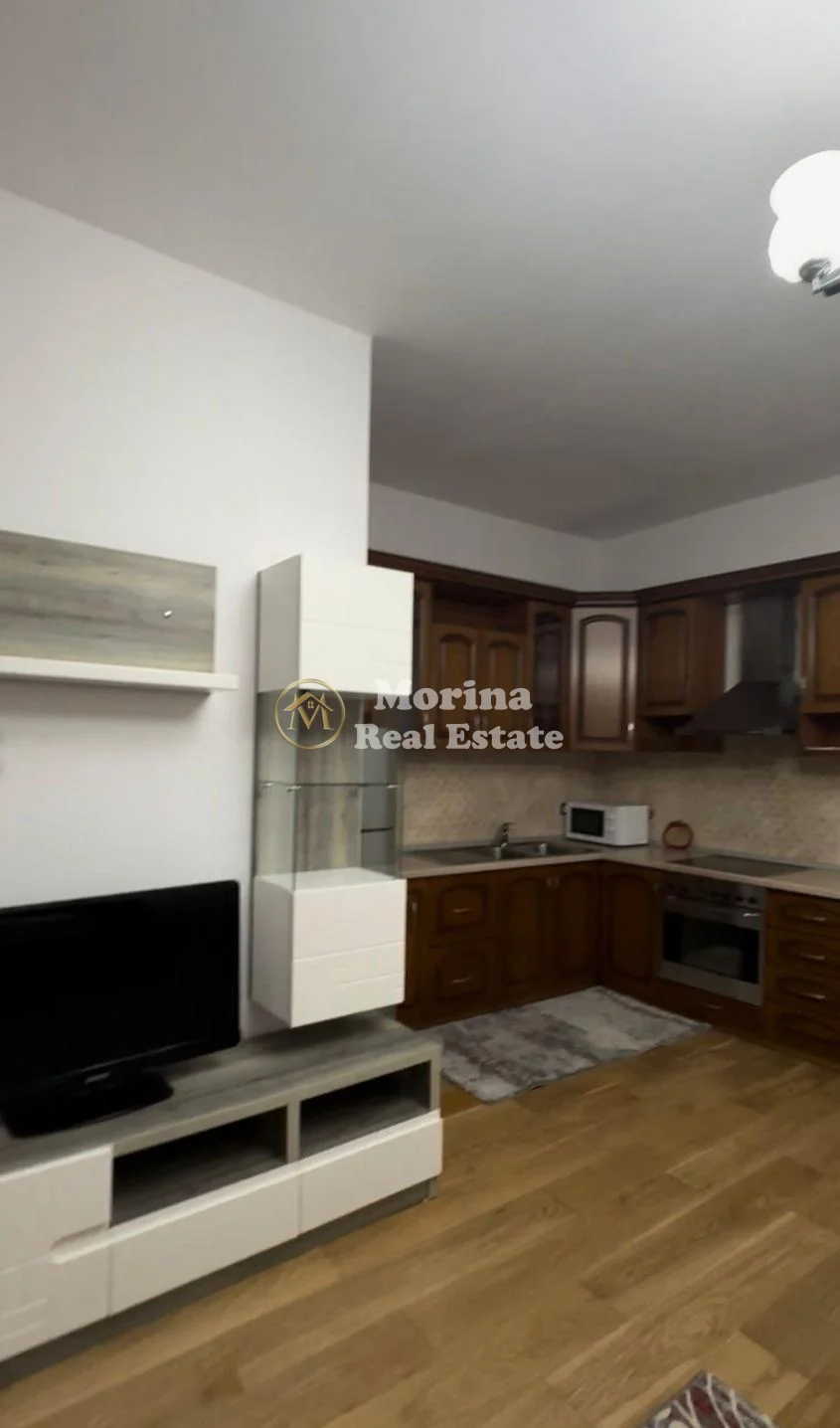 Qera | Shtëpi private 1 + 1 | Sauk | 300 €/muaj 1