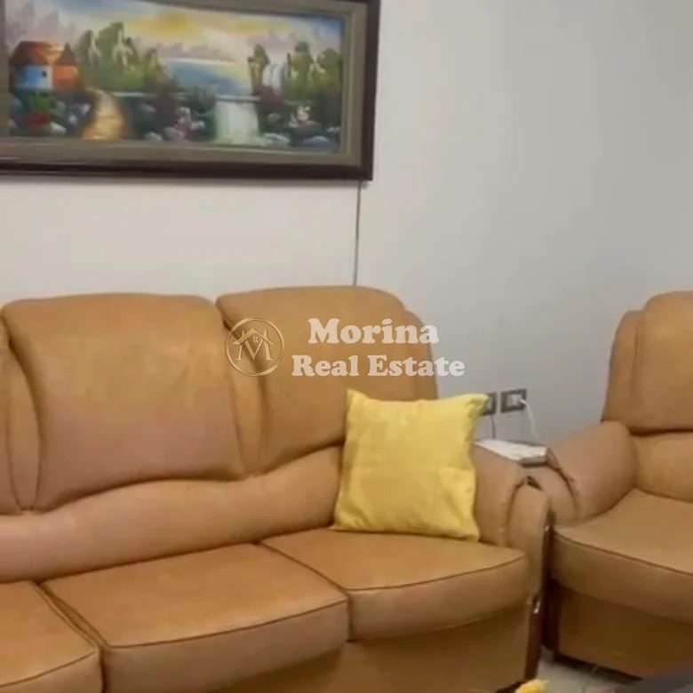 Qera | Shtëpi private 2 + 1 + Parkim | Rruga Jordan Misja | 550 €/muaj 2