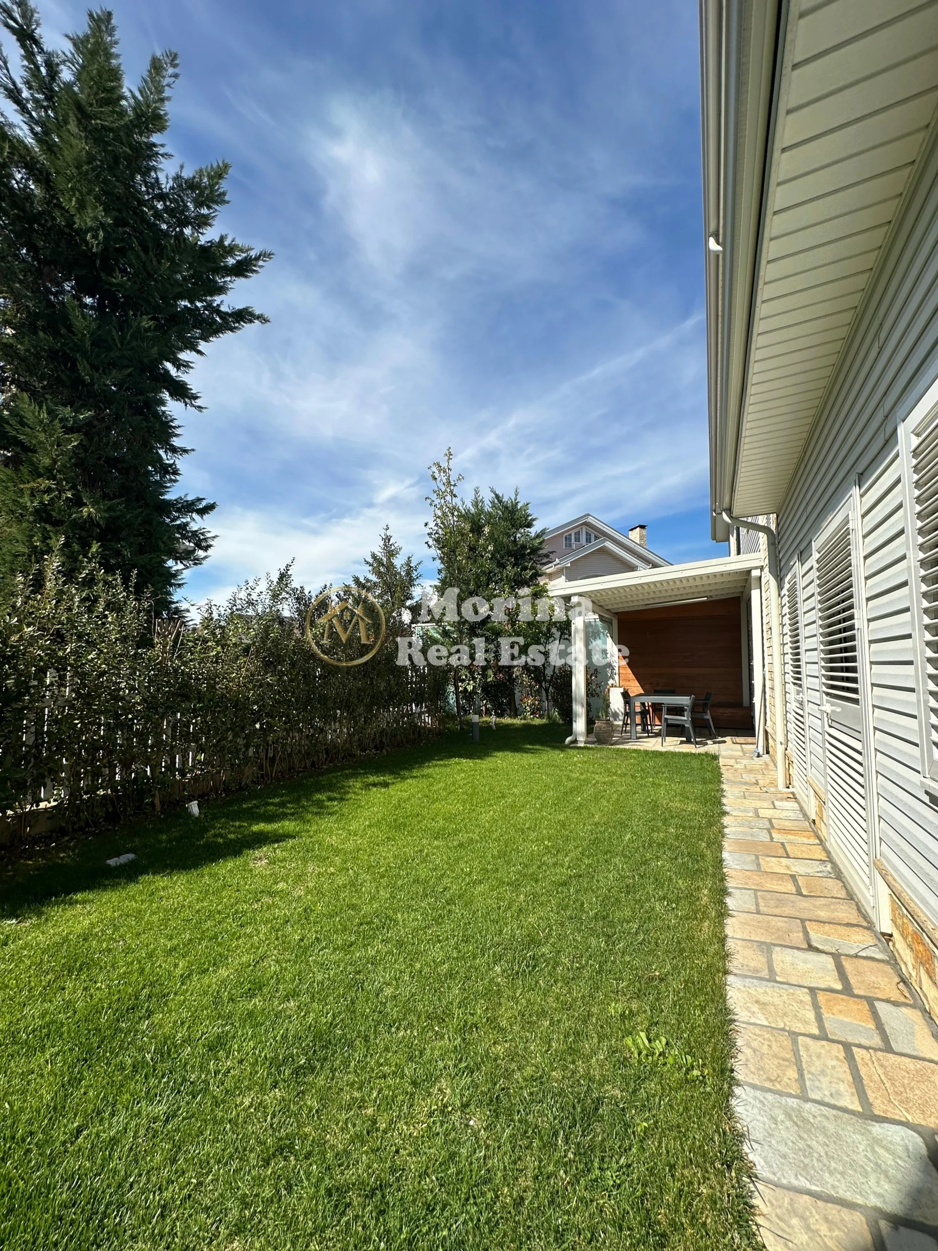 VILE ME QERA | TEG – KOMPLEKSI REZIDENCIAL GARDEN VILAS | 3500 €/muaj | I Diskutueshem.