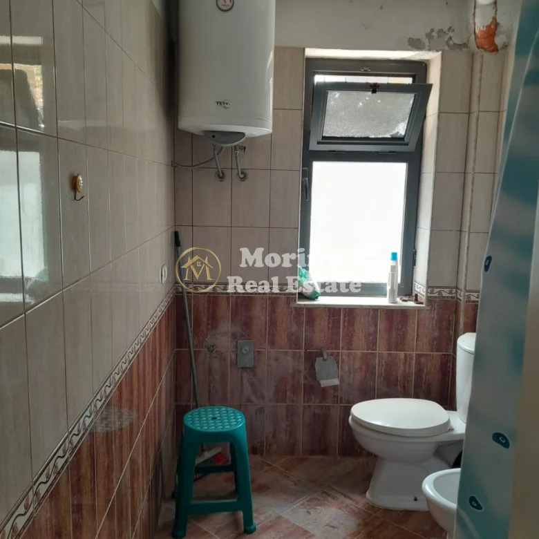 Qera | Ambjent Biznesi | Rruga Bardhyl | 470 €/muaj
