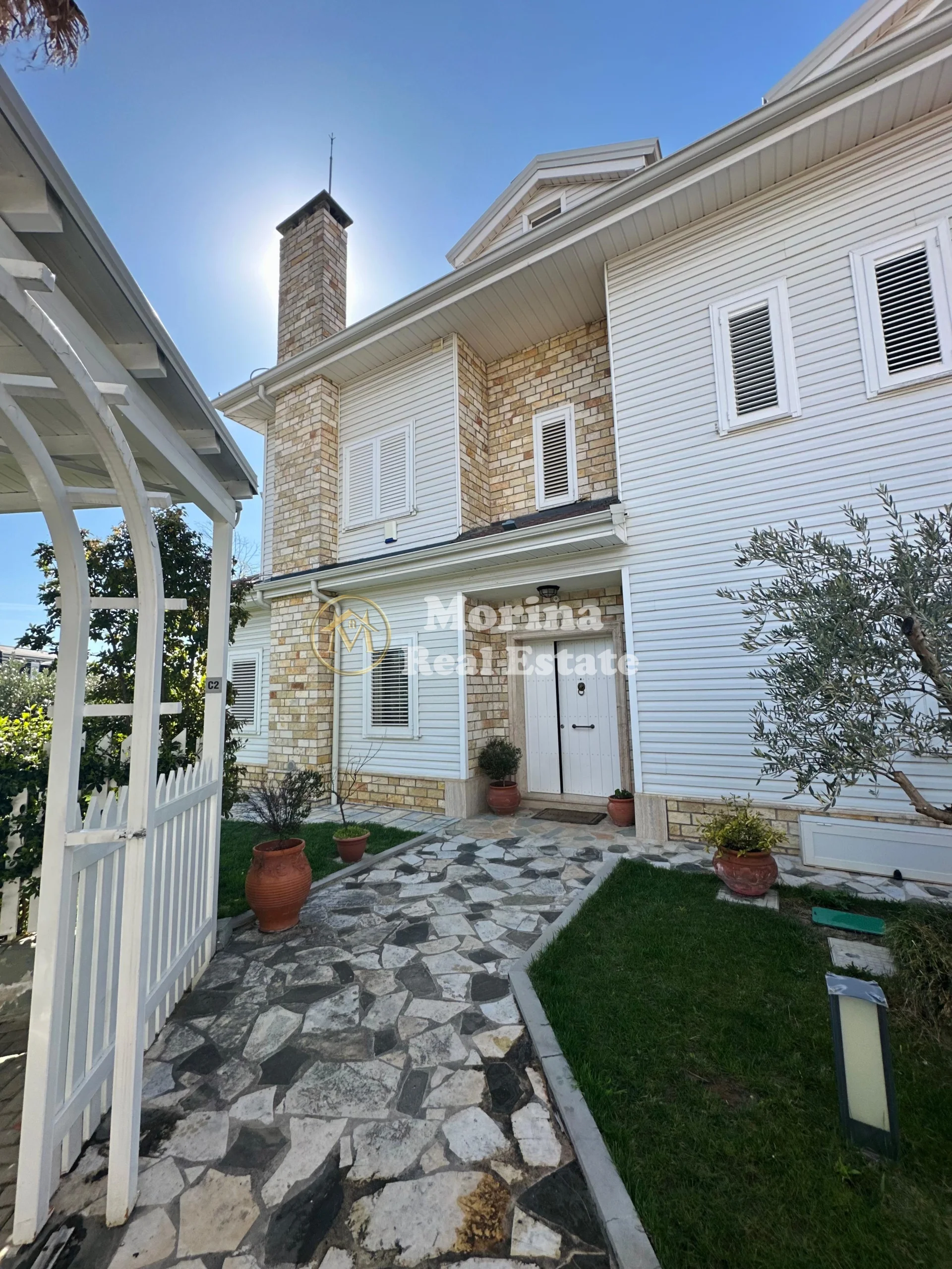 VILE ME QERA | TEG - KOMPLEKSI REZIDENCIAL GARDEN VILAS | 4000 €/muaj