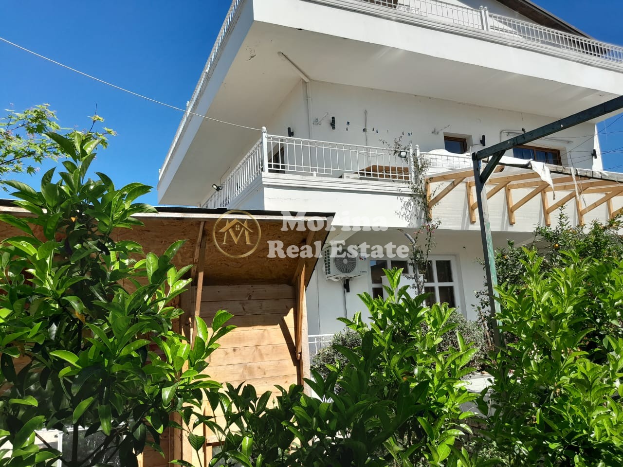 Qera | Vilë 7 + 1 | Rruga Halit Bega | 1500 €/muaj