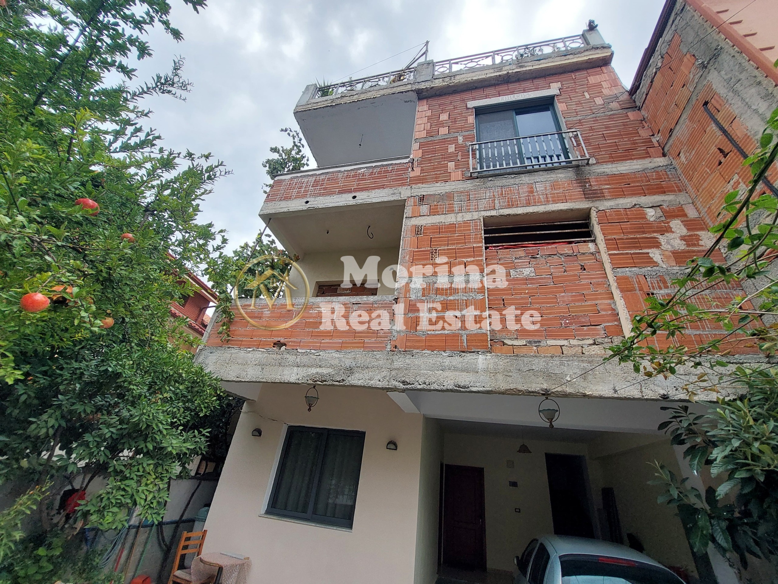 Shitet, Vile 3-katëshe, Rr:”5 Maji”, 320000 euro