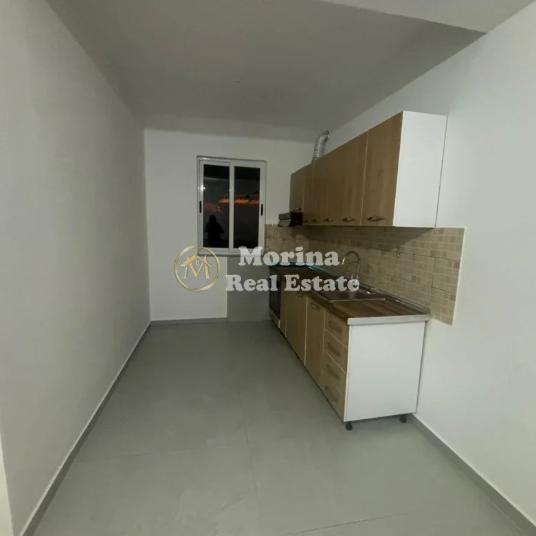 Qera | Shtëpi private 2 + 1 | Kinostudio | 370 €/muaj 3