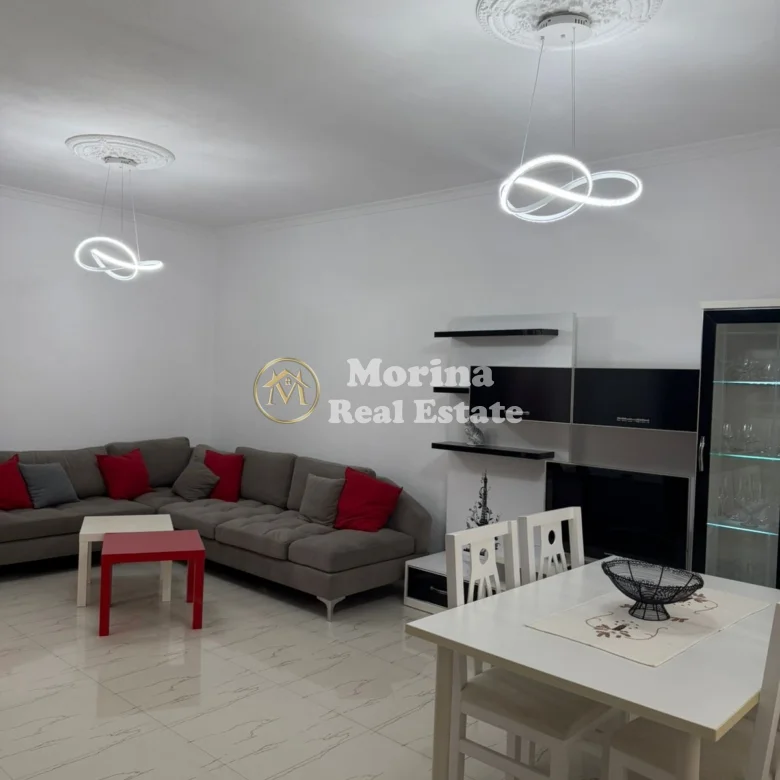 Qera | Shtëpi private 2 + 1 | Sauk | 500 €/muaj 2