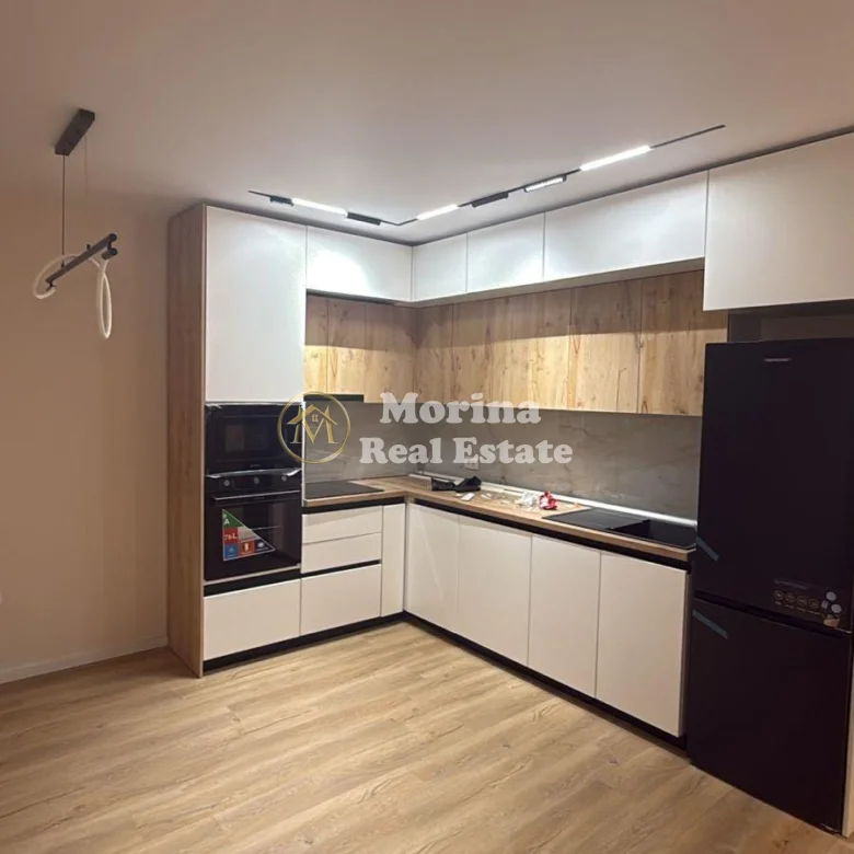 Qera | Ambjent Biznesi | Ish Sheshi Shqiponja | 700 €/muaj