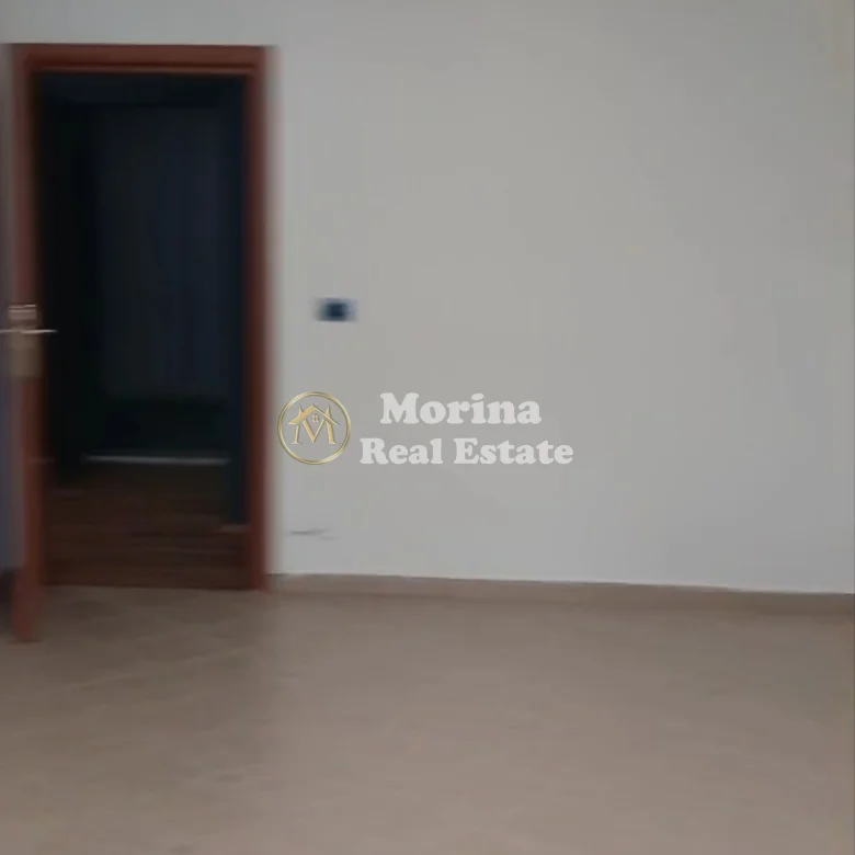 Qera | Ambjent Biznesi | Rruga Sami Frashëri | 550 €/muaj 3
