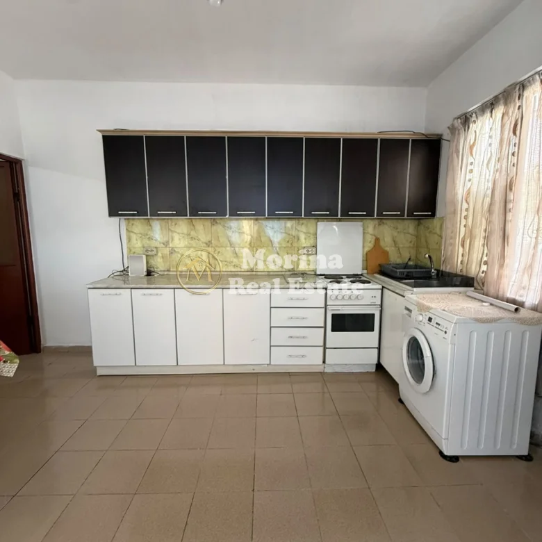 Qera | Shtëpi private 2 + 1 | Rruga 5 Maji | 350 €/muaj 3