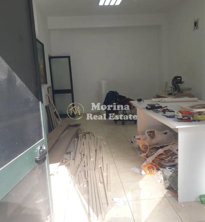 Qera | Ambjent Biznesi | Rruga Riza Cerova | 450 €/muaj 2