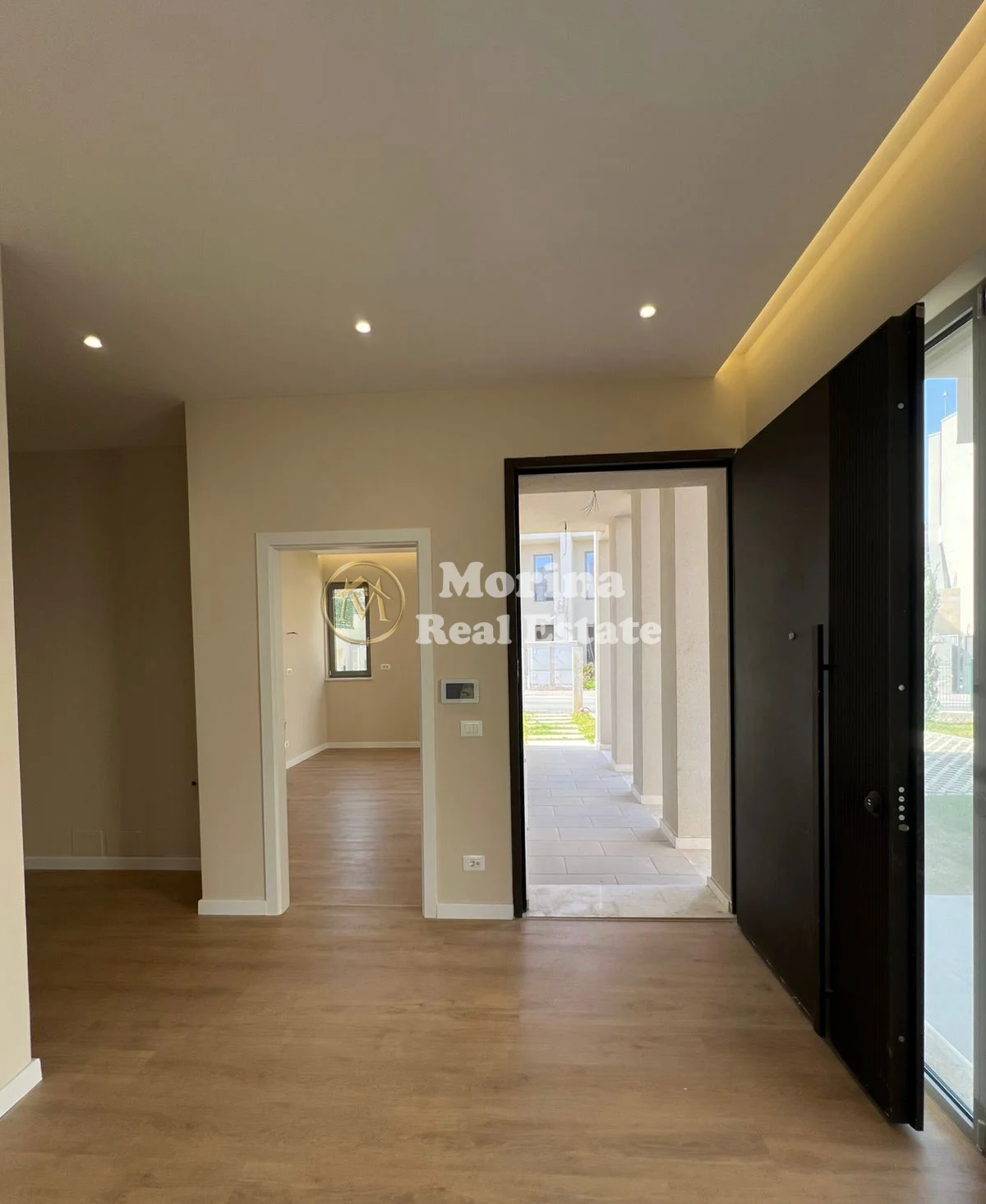 Qera | Vilë 5 + 1 | Liqeni i Thatë | 2200 €/muaj