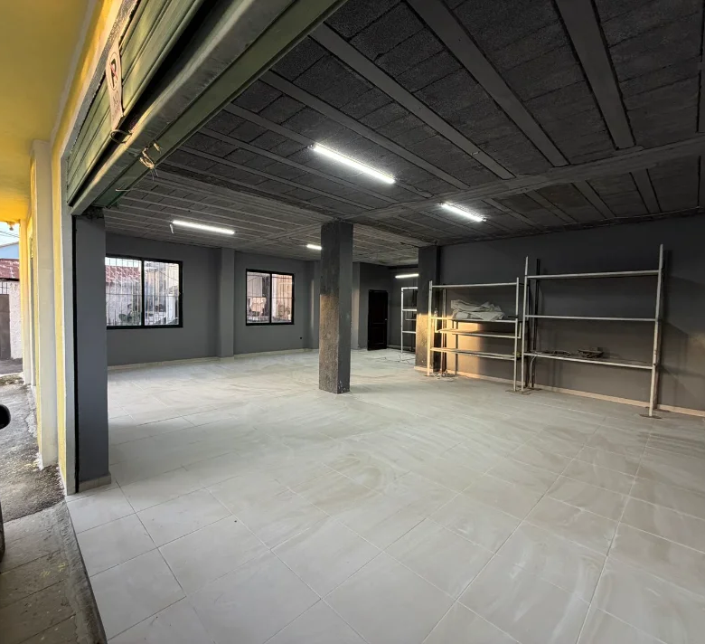 Qera | Ambjent Biznesi | Laprakë | 700 €/muaj 4