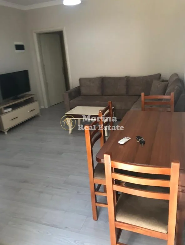 Qera | Shtëpi private 1 + 1 | Tregu Elektrik | 400 €/muaj 2