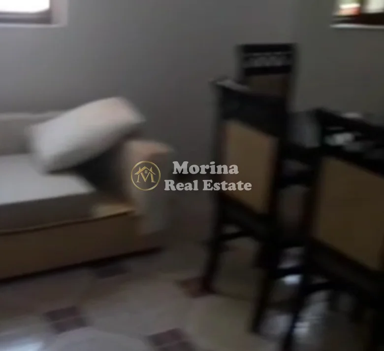 Qera | Shtëpi private 2 + 1 | Rruga 5 Maji | 400 €/muaj 3