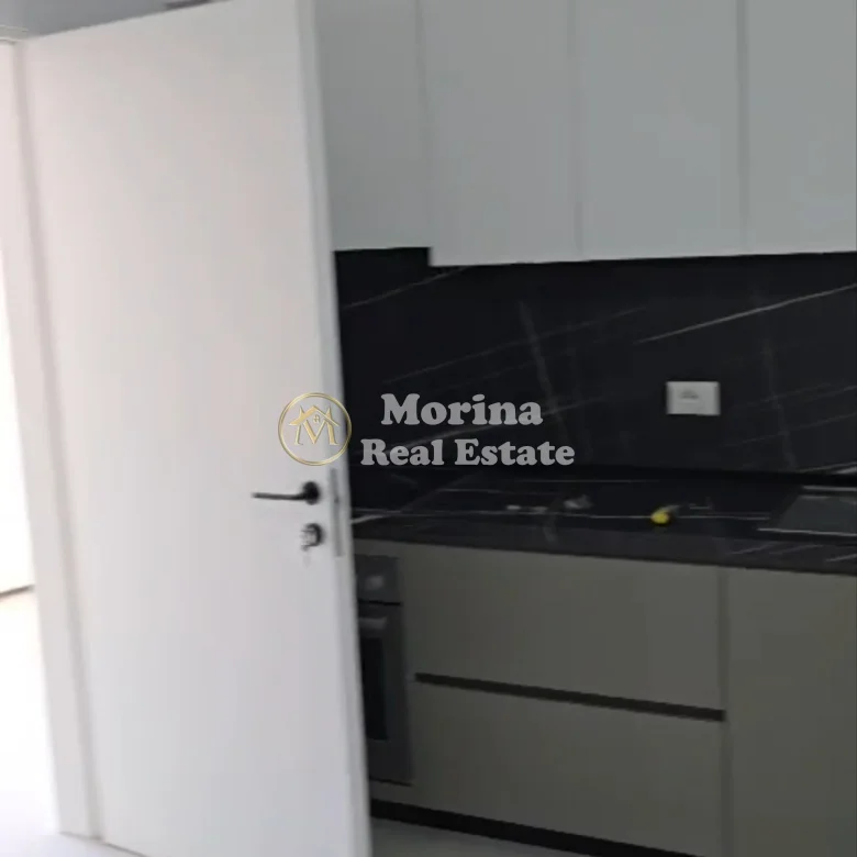 Qera | Vilë 1 + 1 | Rruga 5 Maji | 450 €/muaj 2