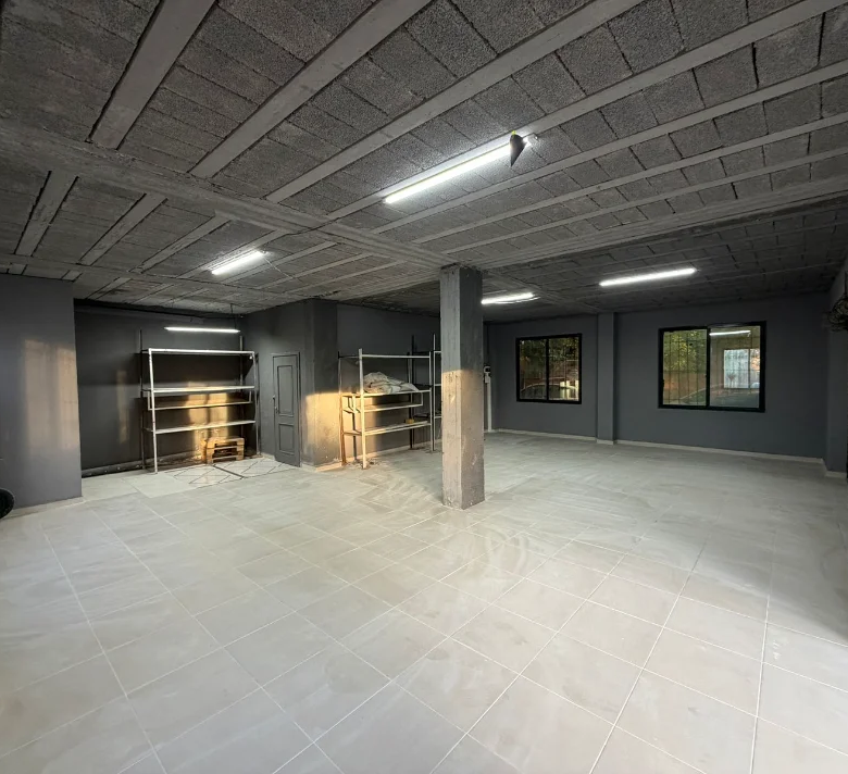 Qera | Ambjent Biznesi | Laprakë | 700 €/muaj 3