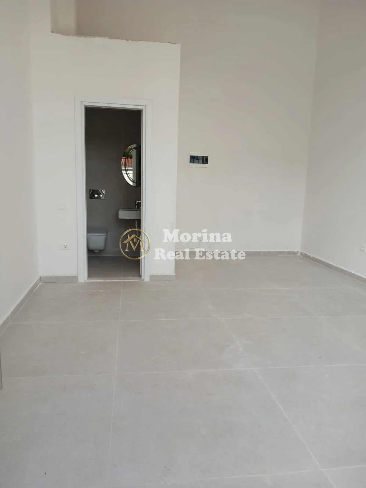 Qera | Ambjent Biznesi | Rruga Jordan Misja | 800 €/muaj 3