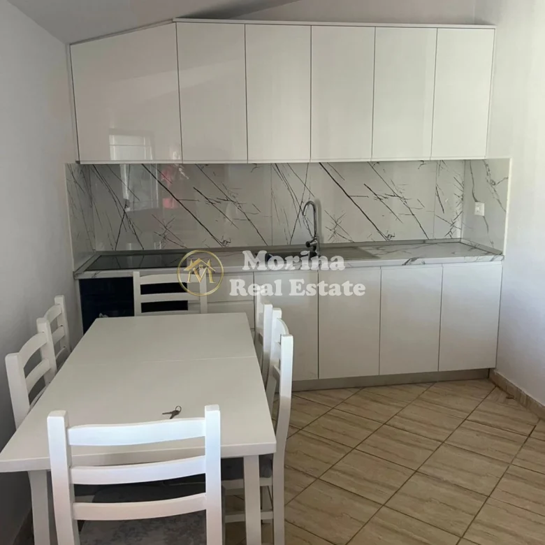 Qera | Shtëpi private 2 + 1 | Paskuqan | 350 €/muaj 2