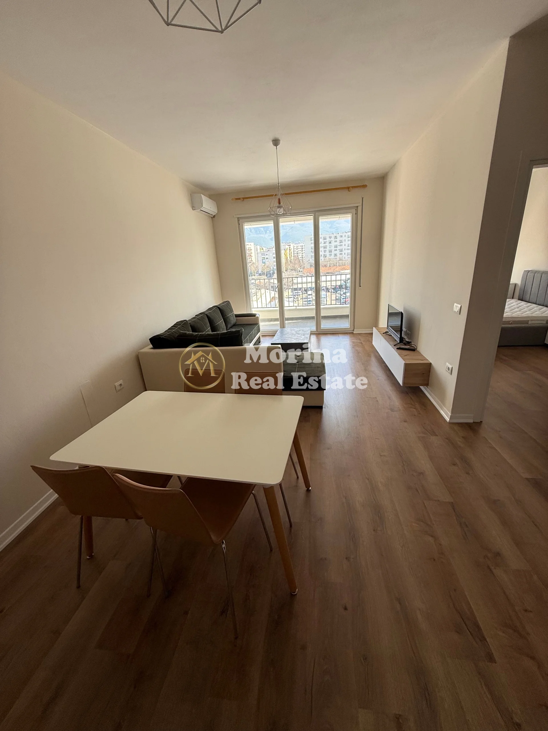 Qera | Apartament 1 + 1 | Rruga 5 Maji | 500 €/muaj