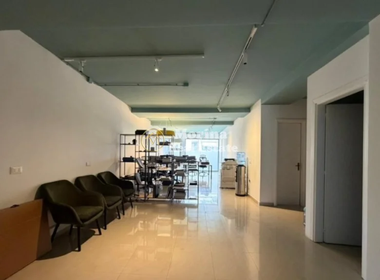 Qera | Ambjent Biznesi | Pazari I Ri | 650 €/muaj 2