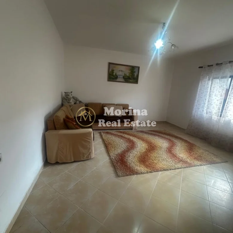 Qera | Shtëpi private 2 + 1 | Rruga Njazi Meka | 400 €/muaj 3