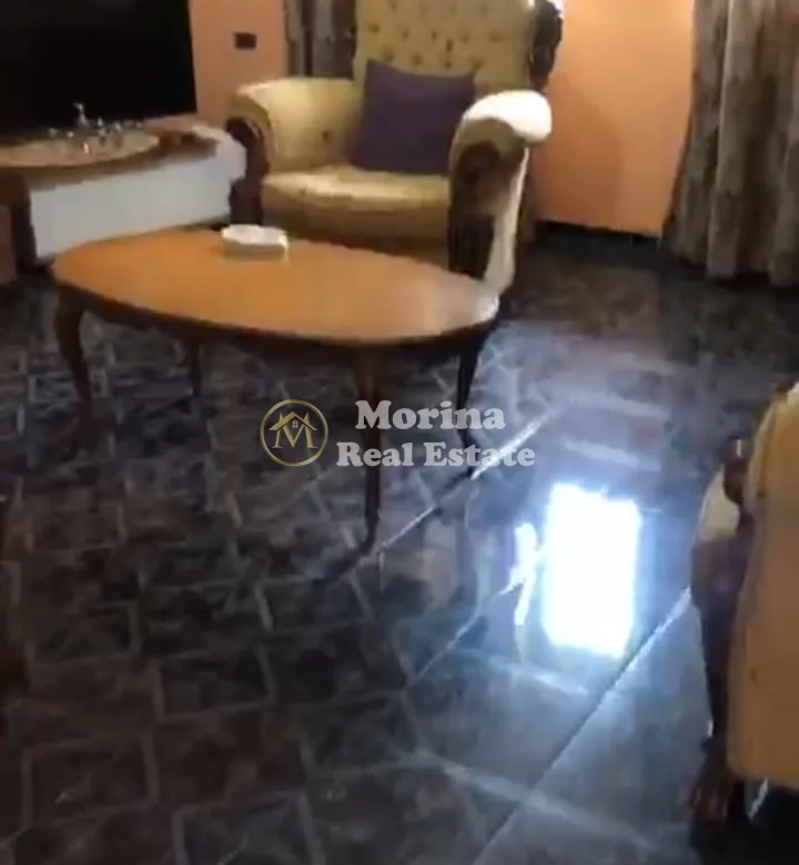 Qera | Shtëpi private 3 + 1 | Tregu Elektrik | 700 €/muaj 2