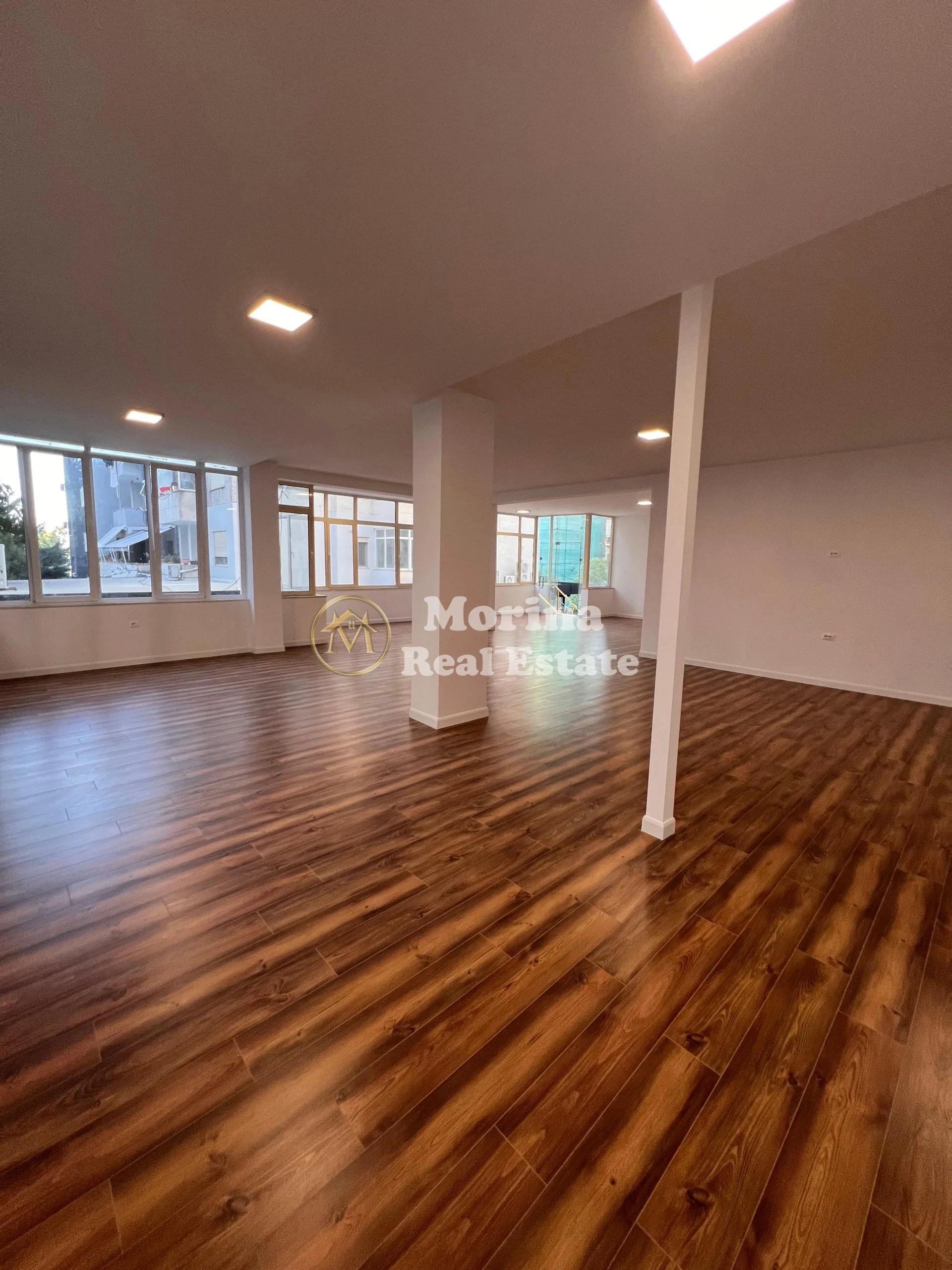 Qera | Ambjent Biznesi | Liqeni i Thatë | 1800 €/muaj