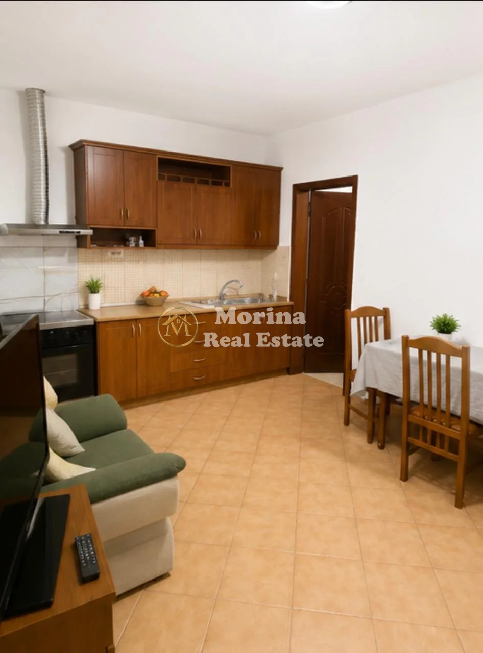 Qera | Vilë 1 + 1 | Rruga e Durrësit | 350 €/muaj