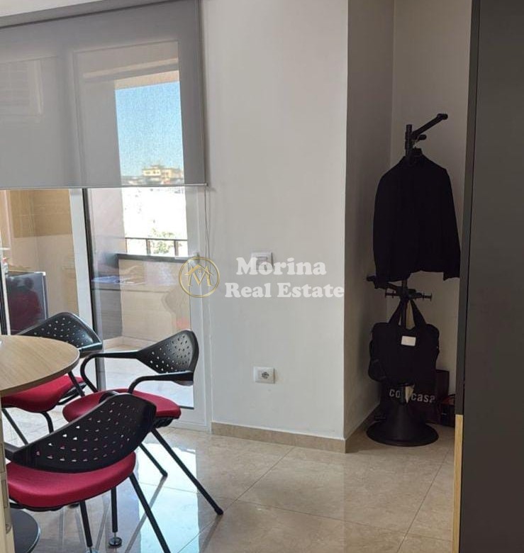 Qera, Ambient Biznesi , Myslym Shyri, 1400 Euro/Muaj 4