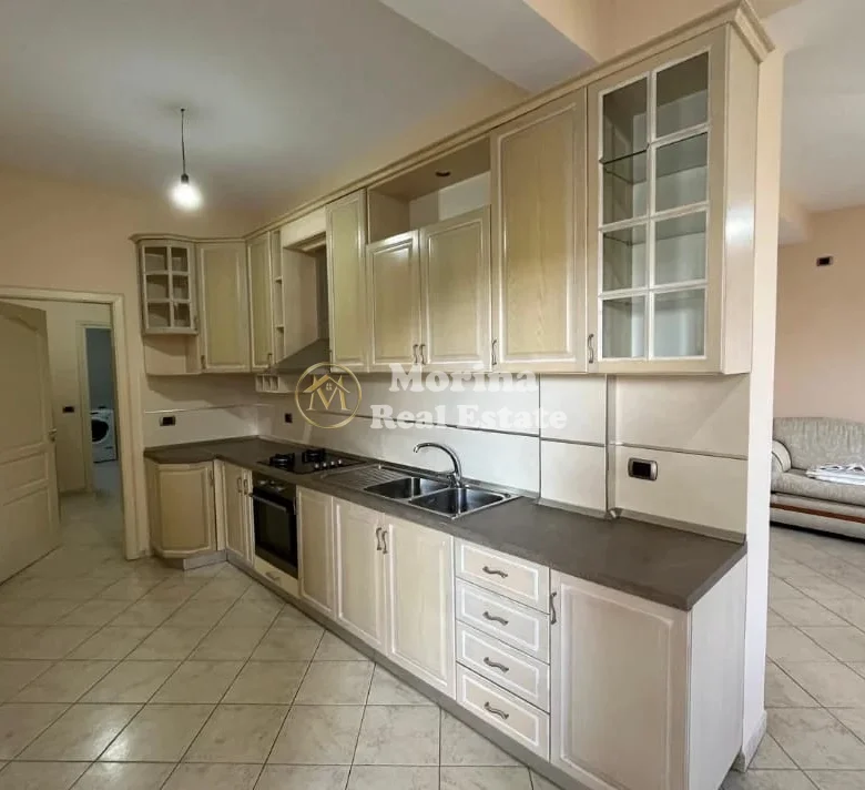 Qera | Vilë 2 + 1 | Kodra E. Priftit | 450 €/muaj