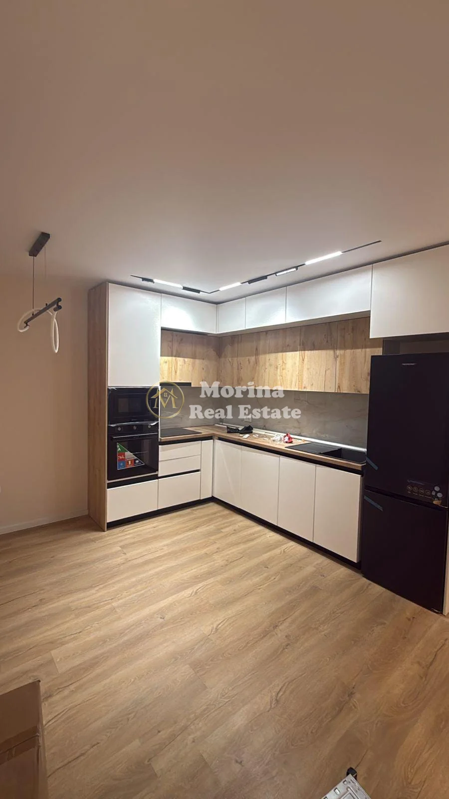 Qera | Ambjent Biznesi | Ish Sheshi Shqiponja | 700 €/muaj
