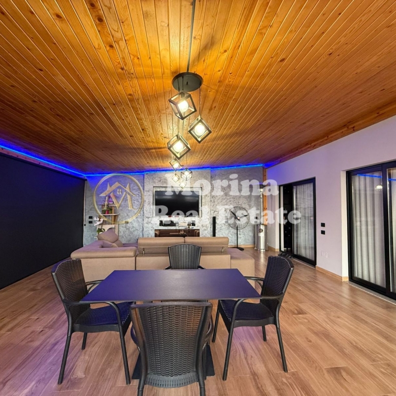 Shitje, Apartament + Verande,Penthouse,Fresku, Cmimi 300000 Euro(Qesarake)
