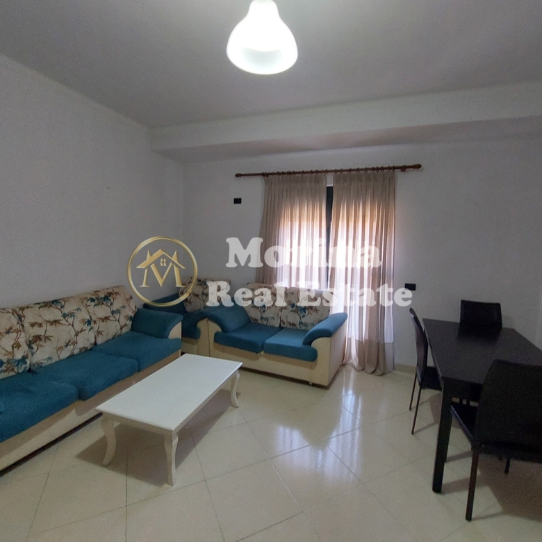 Qera | Shtëpi private 2 + 1 | Shkolla e Bashkuar | 450 €/muaj 2