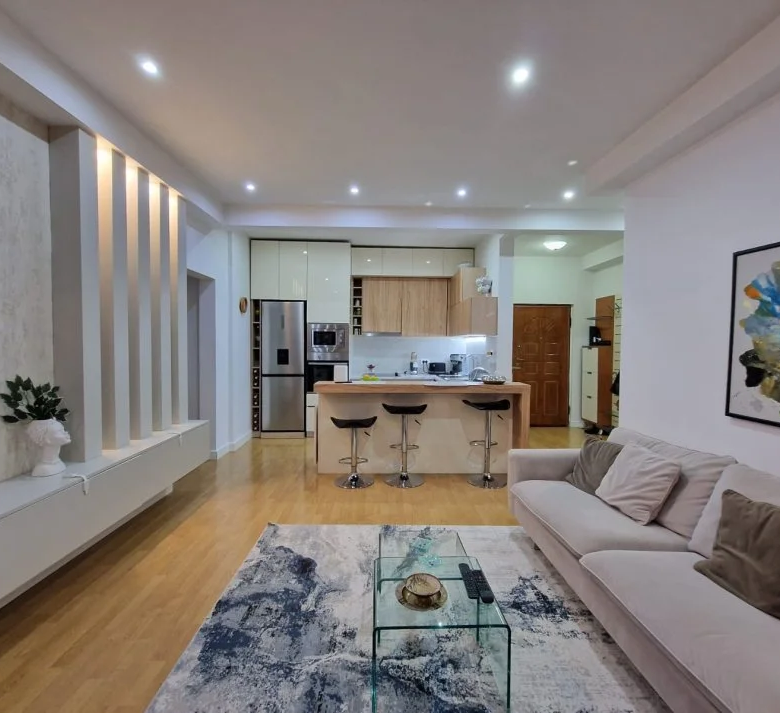 Shitje | Apartament 3 + 1 | Rruga Fortuzi| 350000 € 2