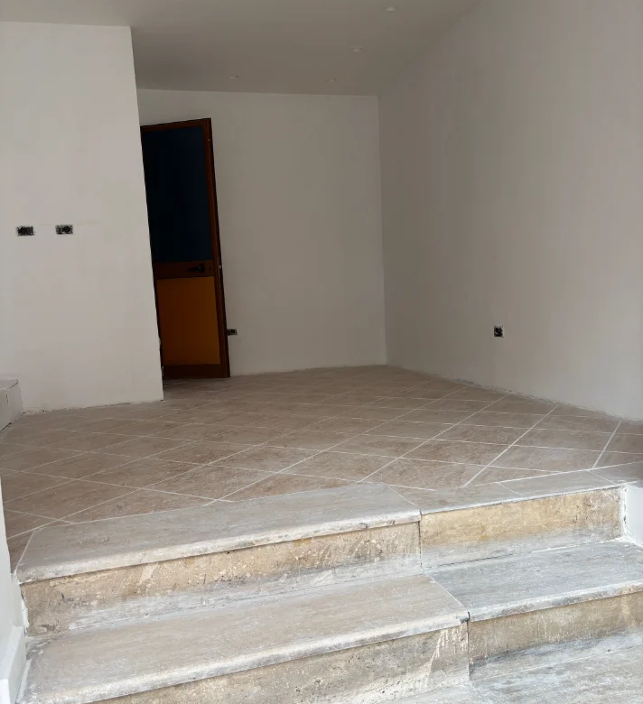 Qera | Ambjent Biznesi | Rruga e Elbasanit | 550 €/muaj 2