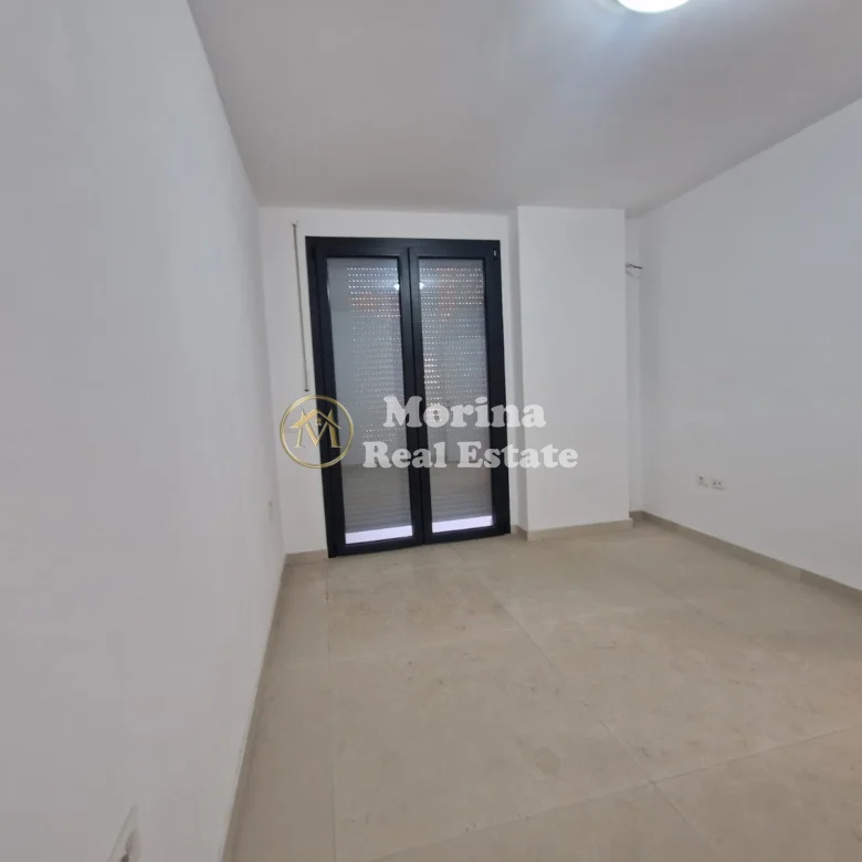 Qera | Ambjent Biznesi | Kongresi i Manastirit | 500 €/muaj 3