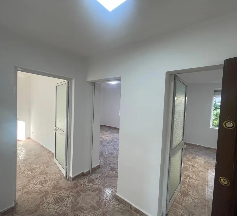 Qera | Apartament 2 + 1 | Rruga Ferit Xhajko | 500 €/muaj