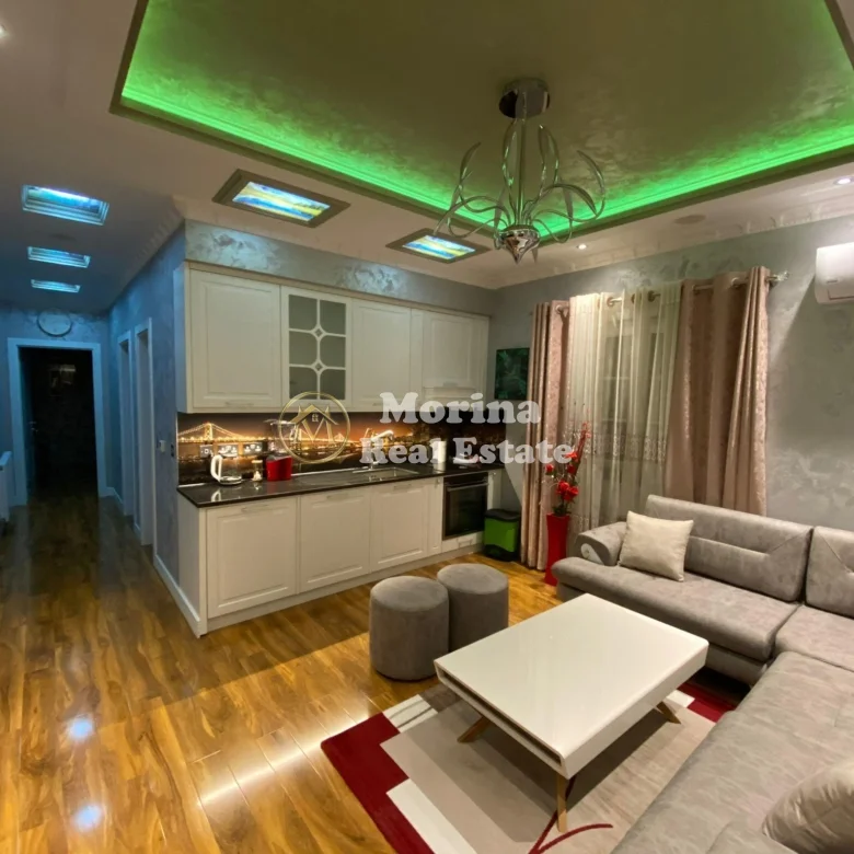 Qera | Vilë 2 + 1 | Rruga Njazi Meka | 450 €/muaj