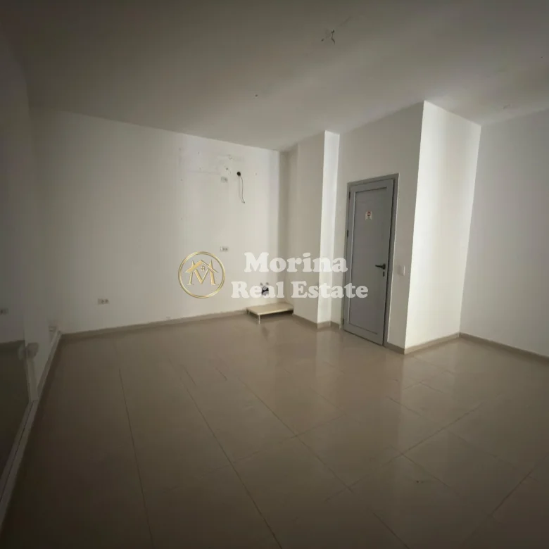 Qera | Ambjent Biznesi | Kristal Center | 800 €/muaj 4