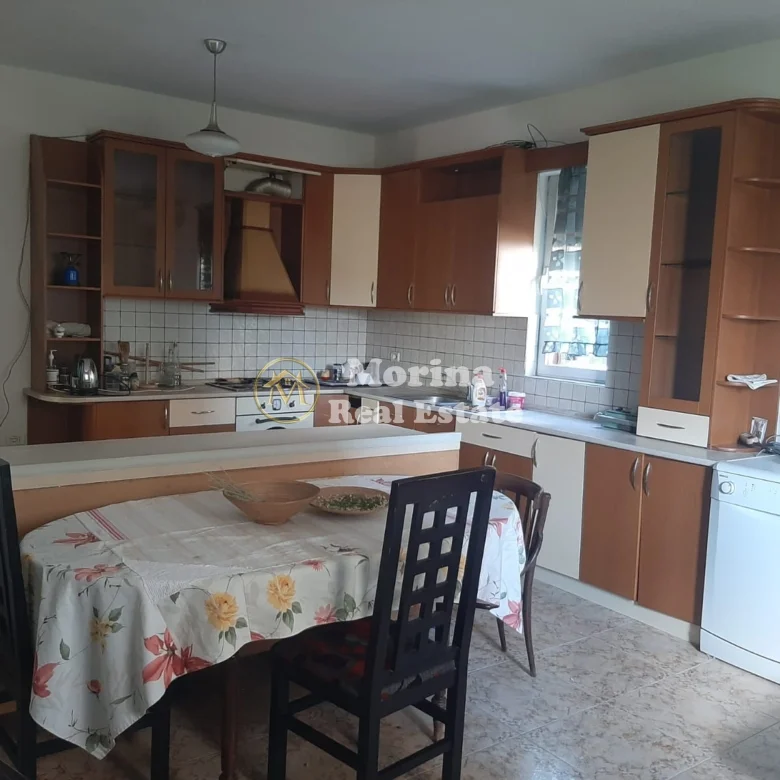 Qera | Shtëpi private 2 + 1 | Qytet Studenti | 450 €/muaj