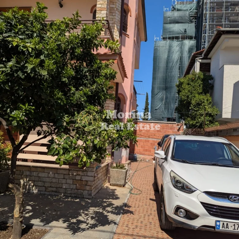 Shitje | Shtëpi private 6 + 1 | Don Bosko | 515000 €