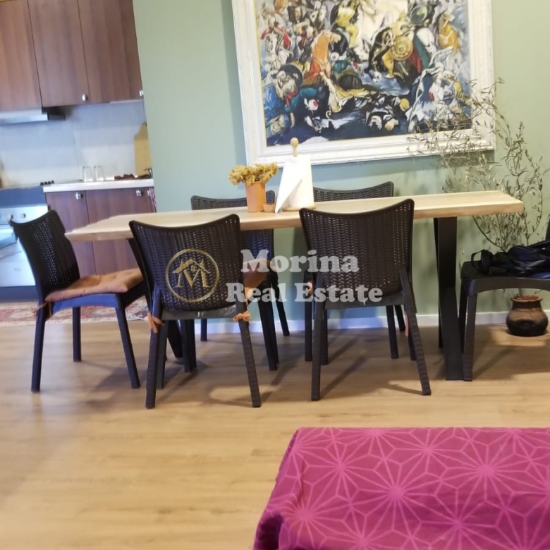 Qera | Shtëpi private 2 + 1 | Picallë | 500 €/muaj 2