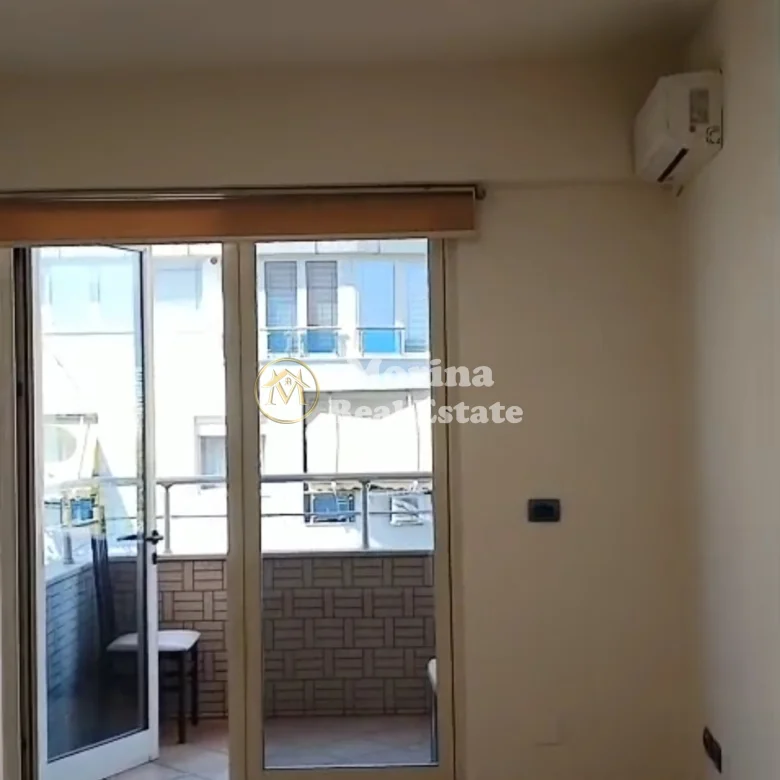 Qera | Ambjent Biznesi | Rruga Sami Frashëri | 550 €/muaj 2